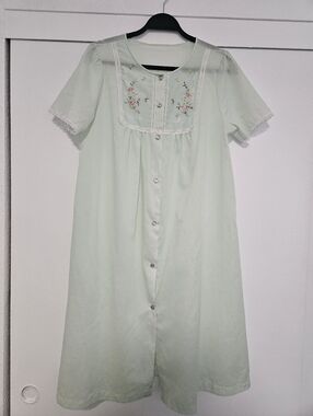 Women's Light Mint Short-Sleeve Button-Front Nightgown with Floral Embroidery